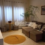 Casa residencial e comercial disponível para venda no bairro Jardim Karaíba em Uberlândia-MG