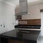 Casa residencial disponível para locação e venda no bairro Novo Mundo em Uberlândia-MG