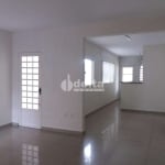 Casa disponível para venda no bairro Bom Jesus em Uberlândia-MG