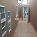 Casa residencial disponível para locação e venda no bairro Granda em Uberlândia-MG