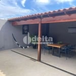 Casa residencial disponível para venda no bairro Residencial Pequis em Uberlândia-MG