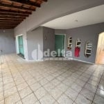 Casa residencial disponível para venda no bairro Brasil em Uberlândia-MG