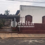 Casa residencial disponível para venda no bairro Nossa Senhora Aparecida em Uberlândia-MG