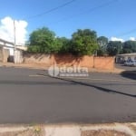 Terreno disponível para venda no bairro Osvaldo Rezende em Uberlândia-MG