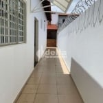 Casa residencial disponível para venda no bairro Vigilato Pereira em Uberlândia-MG