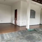 Casa residencial disponível para venda no bairro Umuarama em Uberlândia-MG