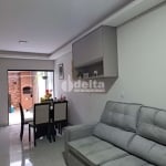 Casa residencial disponível para venda no bairro Novo Mundo em Uberlândia-MG