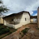 Casa residencial disponível para venda no bairro Jardim Ipanema em Uberlândia-MG