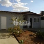 Casa residencial disponível para venda no bairro Marta Helena  em Uberlândia-MG