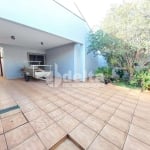 Casa residencial disponível para venda no bairro Vigilato Pereira em Uberlândia-MG