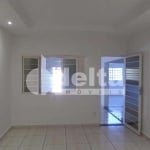 Casa residencial disponível para venda no bairro Santa Mônica em Uberlândia-MG