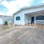 Casa residencial disponível para venda no bairro Umuarama em Uberlândia-MG