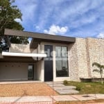 Casa em condomínio disponível para venda no bairro Laranjeiras em Uberlândia-MG