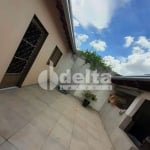 Casa residencial disponível para venda no bairro Santa Rosa em Uberlândia-MG