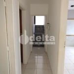 Casa comercial disponível para locação e venda no bairro Cazeca em Uberlândia-MG