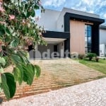 Casa residencial disponível para venda no bairro Nova Uberlândia em Uberlândia-MG