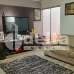 Casa residencial disponível para venda no bairro Santa Rosa em Uberlândia-MG