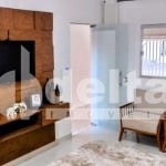 Casa residencial disponível para venda no bairro Santa Rosa em Uberlândia-MG