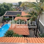 Casa residencial disponível para venda no bairro Presidente Roosevelt em Uberlândia-MG