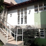 Casa residencial disponível para venda no bairro Saraiva em Uberlândia-MG.