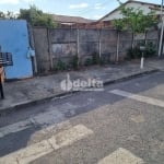 Terreno disponível para venda no bairro Segismundo Pereira em Uberlândia-MG