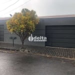 Casa residencial disponível para venda no bairro Jardim Holanda em Uberlândia - MG.