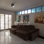 Casa residencial disponível para venda no bairro Centro em Uberlândia-MG