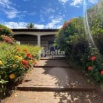 Casa residencial disponível para venda no bairro Centro em Uberlândia-MG