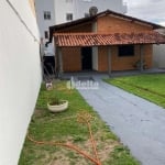 Casa residencial disponível para venda no bairro Jardim Finotti em Uberlândia-MG