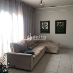 Casa residencial disponível para venda no bairro Mansour em Uberlândia-MG.