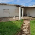 Casa residencial disponível para venda no bairro São Jorge em Uberlândia-MG