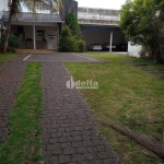 Casa disponível para venda no bairro Daniel Fonseca em Uberlândia-MG