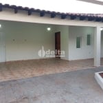 Casa residencial disponível para venda no bairro Jardim Ipanema em Uberlândia-MG