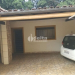 Casa residencial disponível para venda no bairro Nossa Senhora Aparecida em Uberlândia-MG