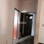 Casa residencial disponível para venda no bairro Granada em Uberlândia-MG