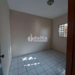 Casa residencial disponível para venda no bairro Jardim Finotti em Uberlândia-MG