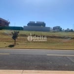 Terreno no Condomínio disponível para venda no bairro Granja Marileusa em Uberlândia-MG