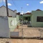 Casa residencial disponível para venda no bairro Nossa Senhora Aparecida em Uberlândia-MG