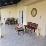 Casa disponível para locação e venda no bairro Santa Mônica em Uberlândia-MG