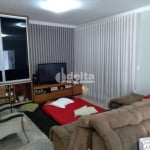 Casa Residencial disponível para venda no bairro Santa Mônica em Uberlândia-MG