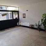 Casa residencial disponível para venda no bairro Martins em Uberlândia-MG