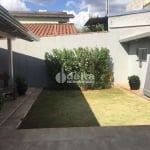 Casa residencial disponível para venda no bairro Martins em Uberlândia-MG