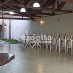 Casa Comercial disponível para Venda no bairro Daniel Fonseca em Uberlândia-MG