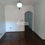 Casa residencial disponível para venda no bairro Tabajaras em Uberlândia-MG