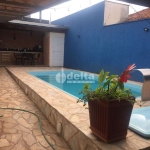 Casa residencial disponível para venda no bairro Lídice em Uberlândia-MG