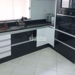 Casa residencial disponível para venda no bairro Luizote de freitas em Uberlândia MG