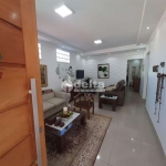 Casa residencial disponível para venda no bairro São Jorge em Uberlândia-MG