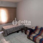 Casa residencial disponível para venda no bairro Martins em Uberlândia-MG