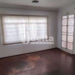 Casa residencial disponível para venda no bairro Martins em Uberlândia-MG