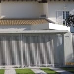 Casa residencial disponível para venda no bairro Jardim Karaíba em Uberlândia-MG